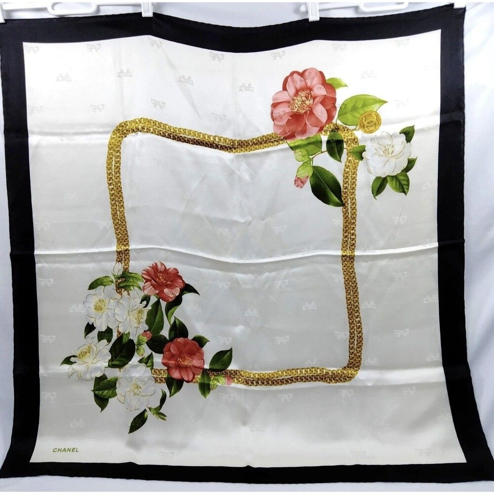 Vintage Chanel Silk Scarf Floral Gold Chain Made in Italy 85x87cm/151